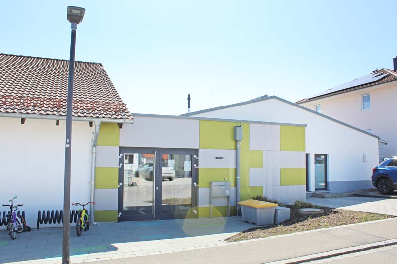 Kindergartenanbau Baindlkirch Aussenansicht fußner kühne architekten